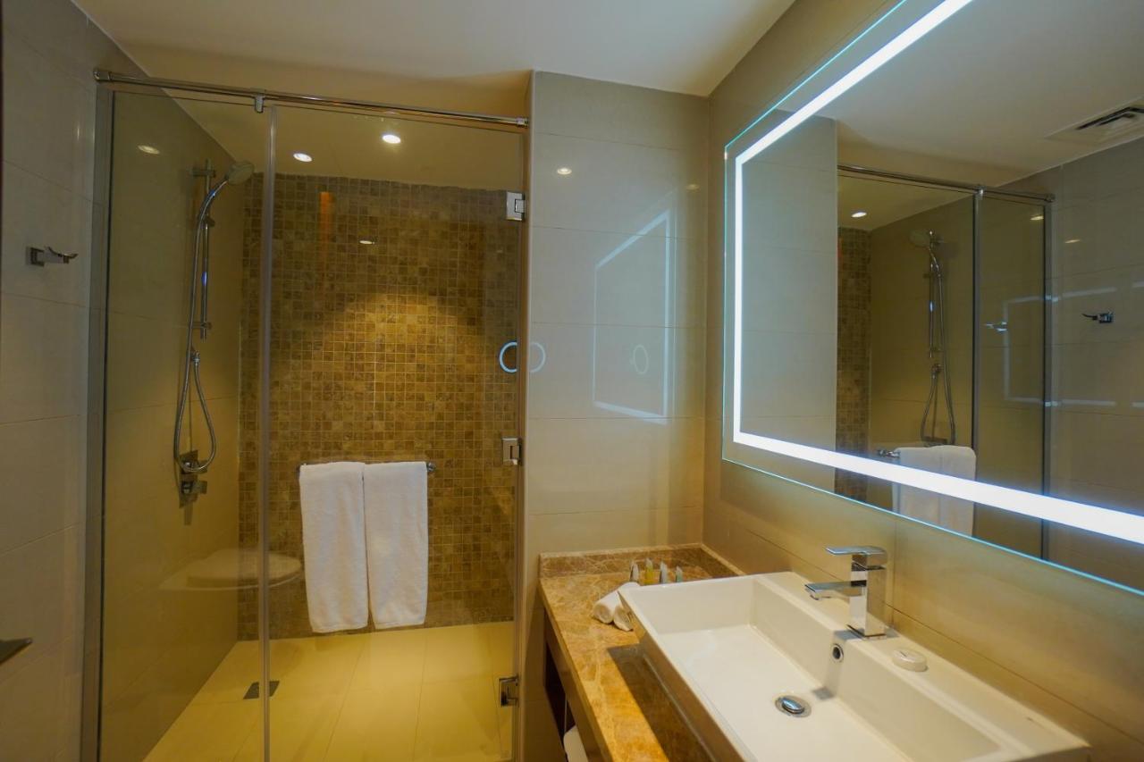 The Grand Lux Hotel Ντόχα Εξωτερικό φωτογραφία Bathroom