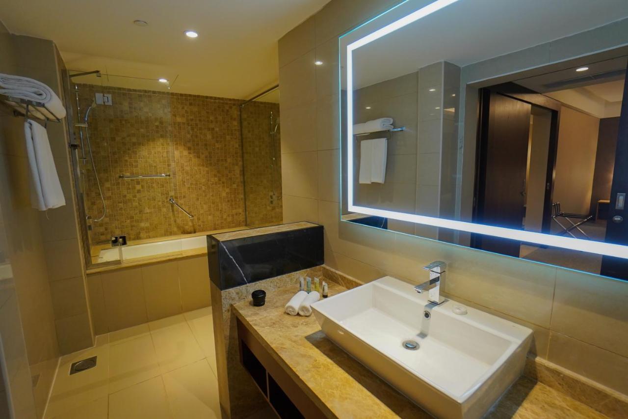 The Grand Lux Hotel Ντόχα Εξωτερικό φωτογραφία Bathroom