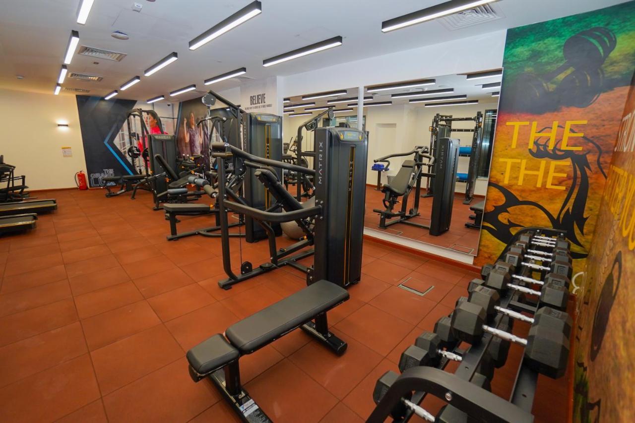 The Grand Lux Hotel Ντόχα Εξωτερικό φωτογραφία The gym at the hotel